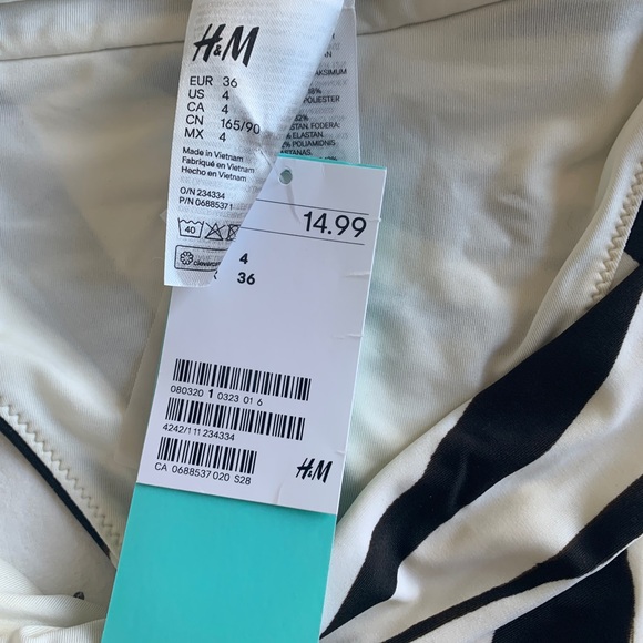 Bikini - Picture 3 of 3